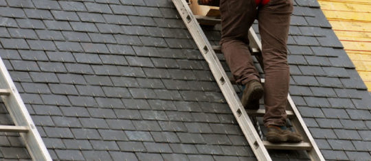 Installer son échelle de toit